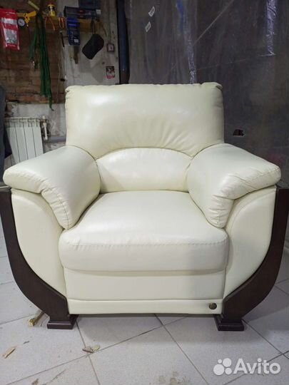 Перетяжка обивка стульев кресел кроватей