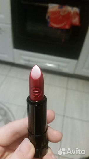 Помада новая