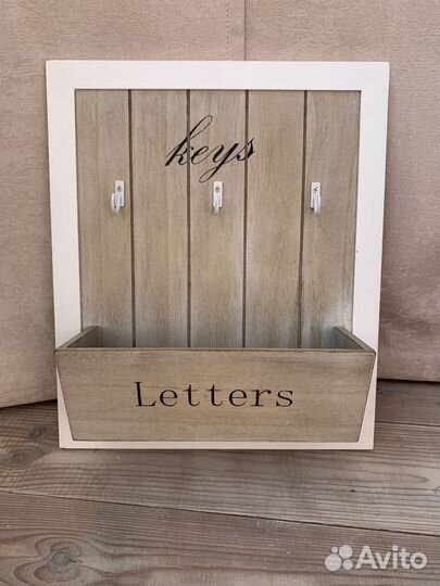 Ключница настенная с лотком для мелочей