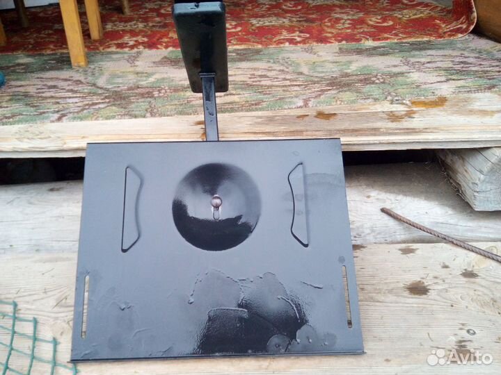 Настенная подставка для телевизора