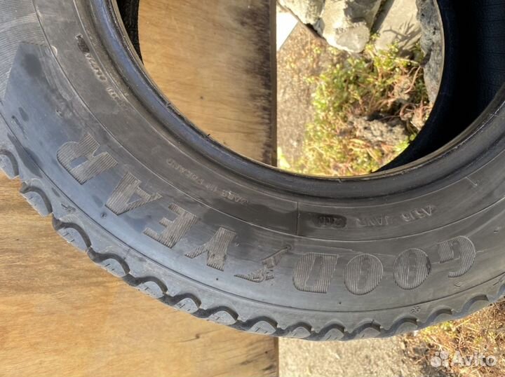 Goodyear Ultragrip Ice Arctic 185/70 R14