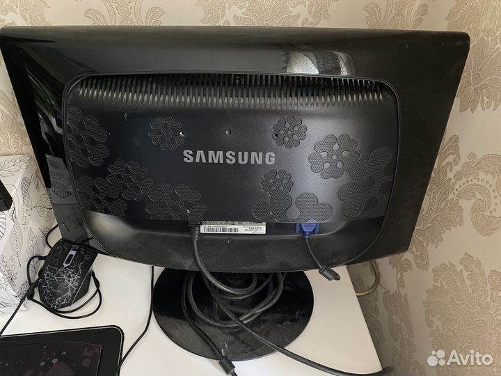 Монитор Samsung