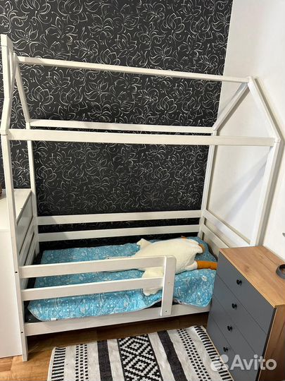 Детская кровать домик