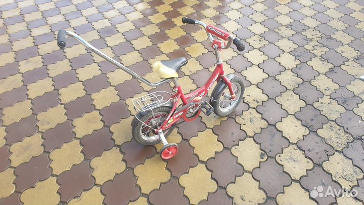 Трехколесный велосипед