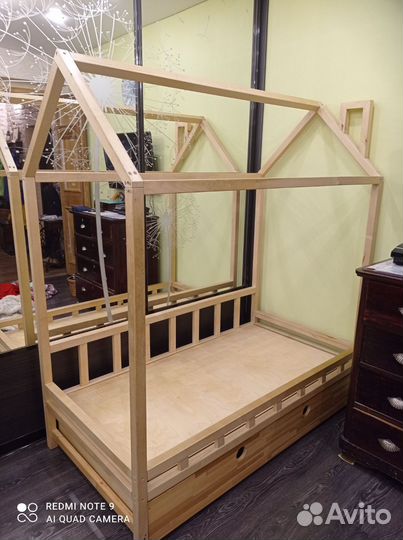 Кровать домик деревянная бу