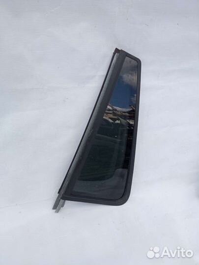 Range Rover Freelander задняя левая глухая форто