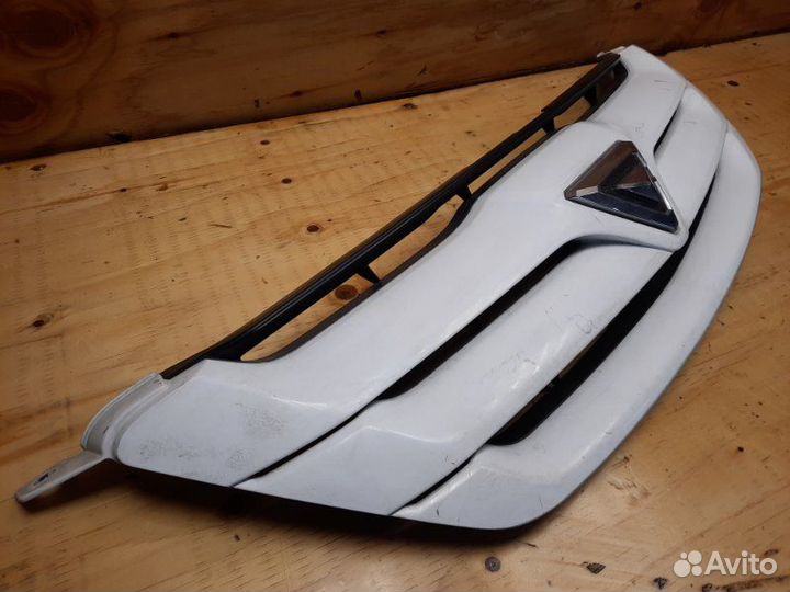 Решетка радиатора toyota caldina