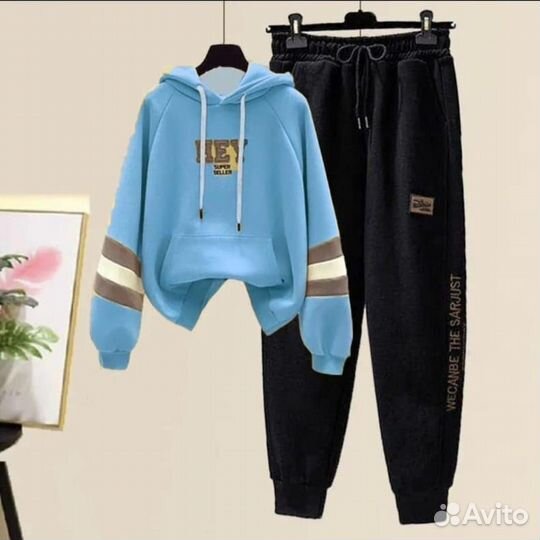 Костюм женский