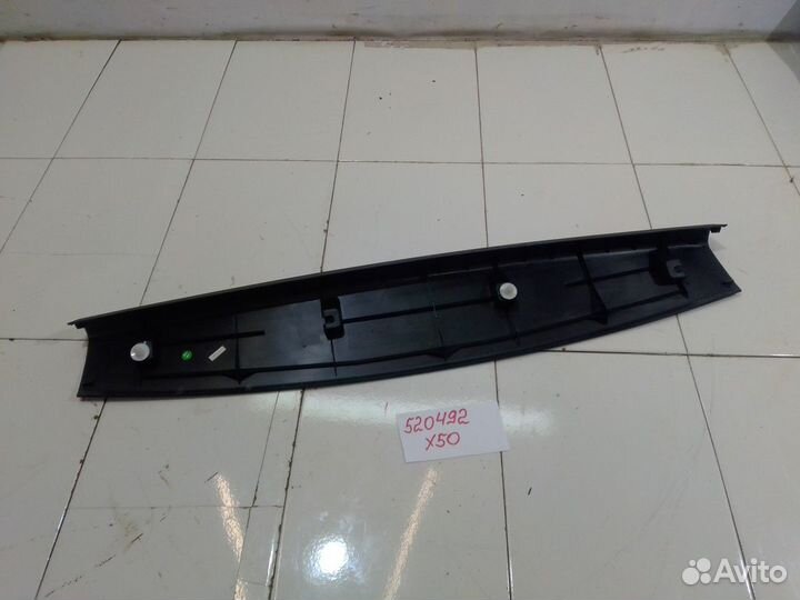 Обшивка двери/крышки багажника центральная верхняя