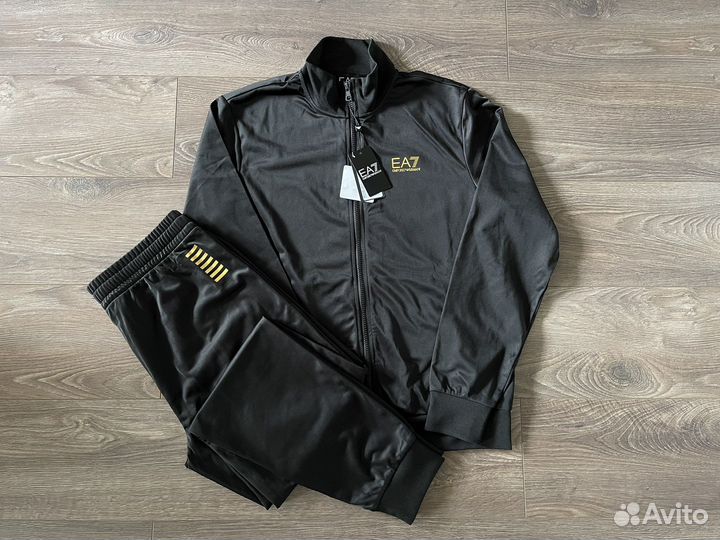Мужской спортивный костюм EA7