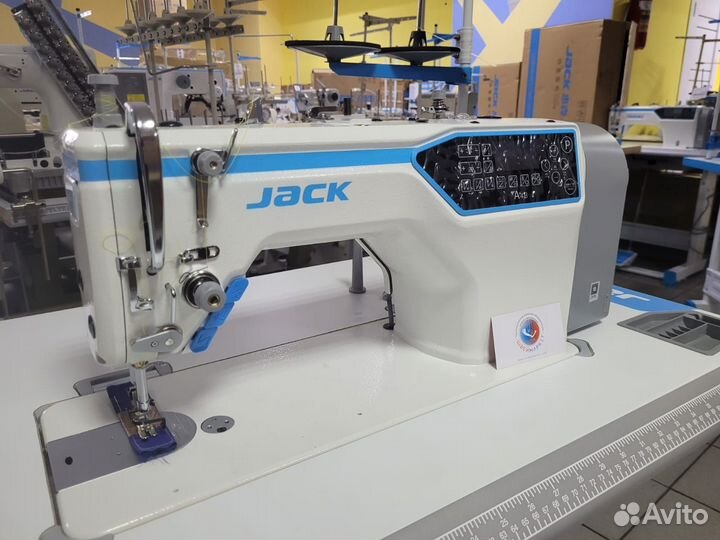 Автоматическая швейная машина Jack A4B со столом
