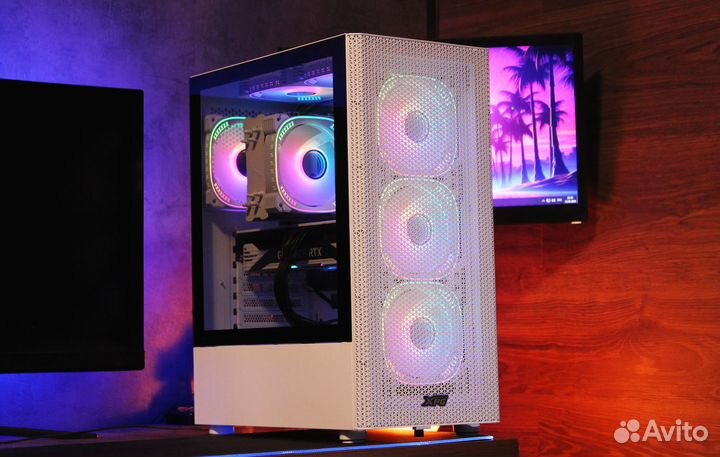 Белый игровой компьютер RTX3070