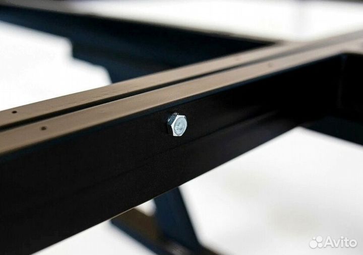 Кровать с парящим эффектом