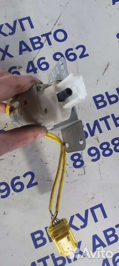 Моторчик регулировки ремня на Volkswagen Phaeton