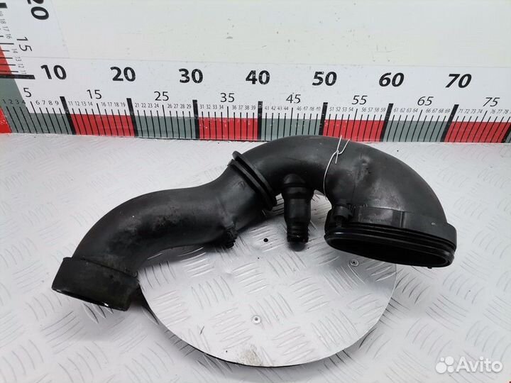 Патрубок воздушного фильтра BMW 7 E65/E66/E67 2005