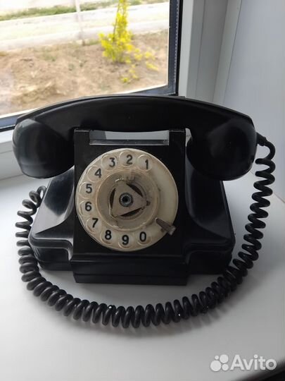 Старинный телефон СССР