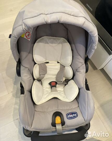 Автокресло chicco artsana universal 0+ (0-13 кг)