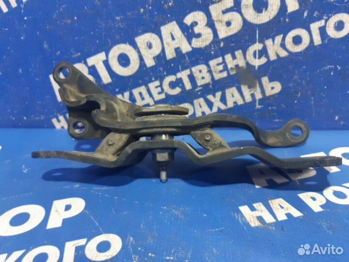 Крепление двигателя Nissan Teana J32 седан VQ35DE