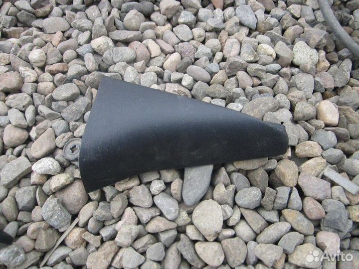 Уголок двери правый Toyota Corolla Spacio ZZE122