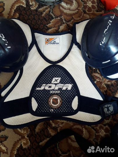 Продам детскую хоккейную форму