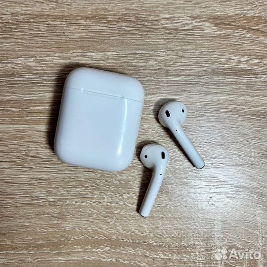Apple AirPods 2