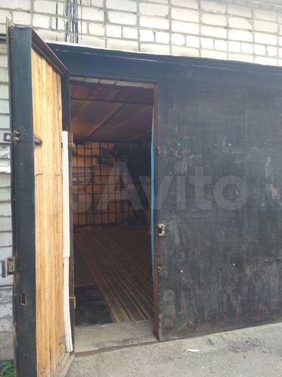 Гараж, > 30 м²