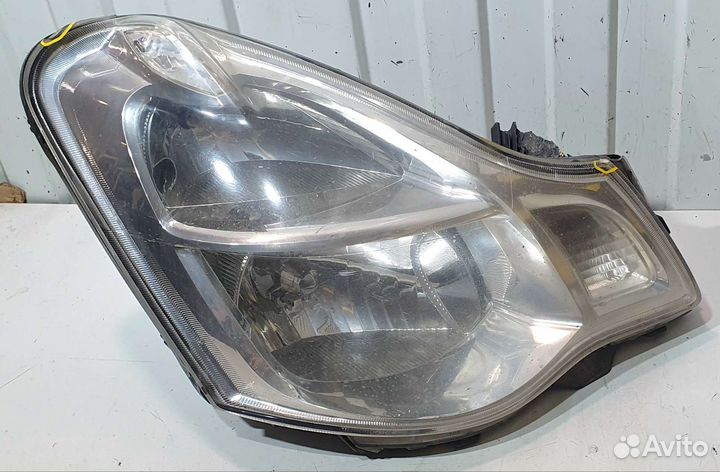 Правая фара Nissan Almera G15 на запчасти