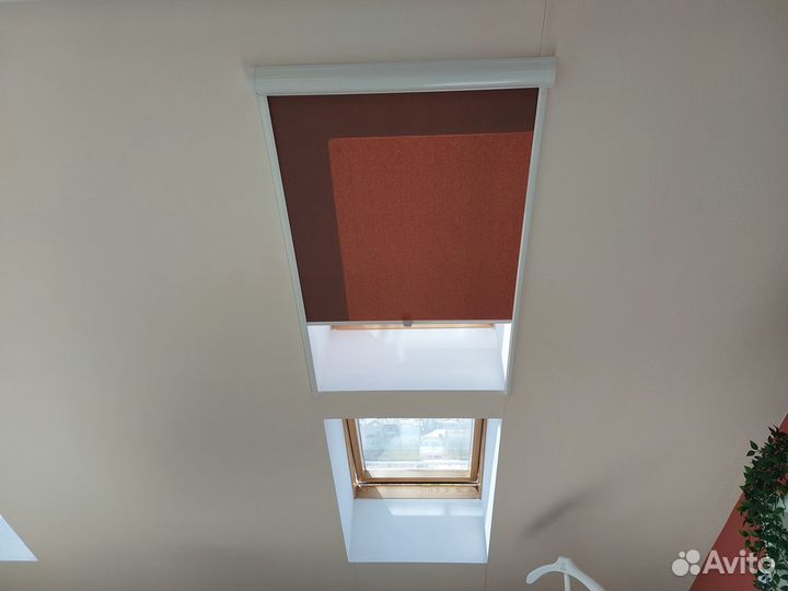 Рулонные шторы на мансардные окна уни2 на пружине
