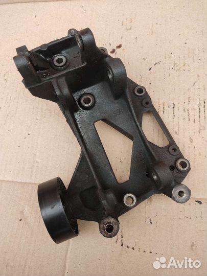 Кронштейн генератора peugeot 307