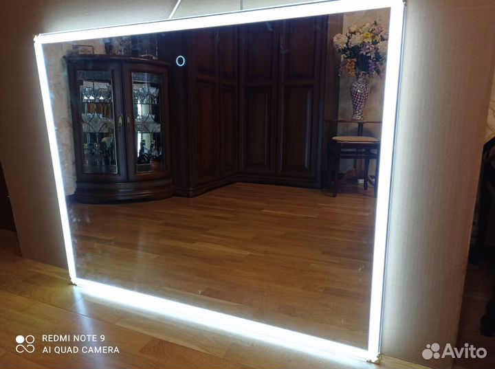 Зеркало с сенсорной подсветкой новое