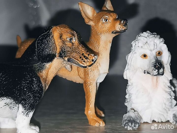 Фигурки маленьких собак