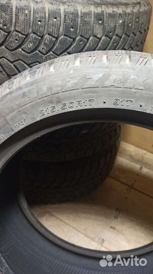 Bridgestone Blizzak Ice 215/50 R17