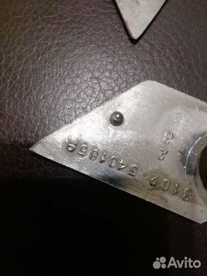 Эмблема газ(волга) 3102 оригинал