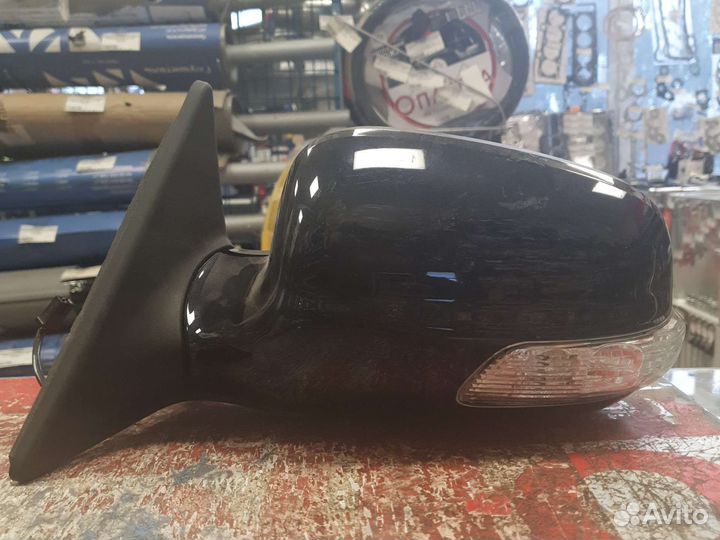 Зеркало левое Волга Chrysler 2.4 518201021
