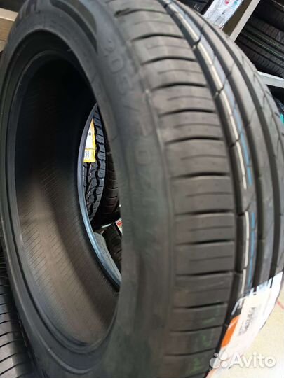 Tracmax X-Privilo TX3 225/50 R18
