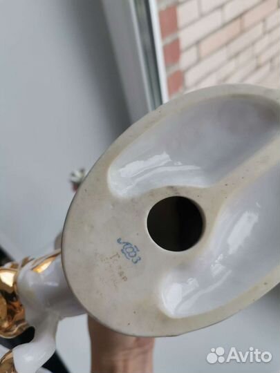 Фарфоровая статуэтка конь лфз