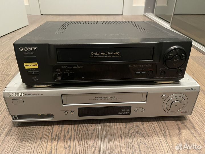 Видеомагнитофон Sony и Philips