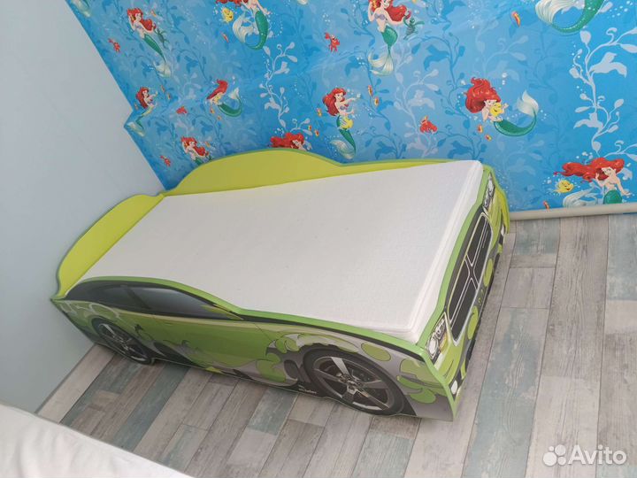 Детская кровать машина