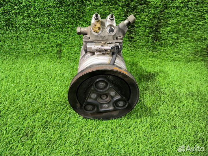 Компрессор кондиционера Toyota Mark2 LX100 2LTE