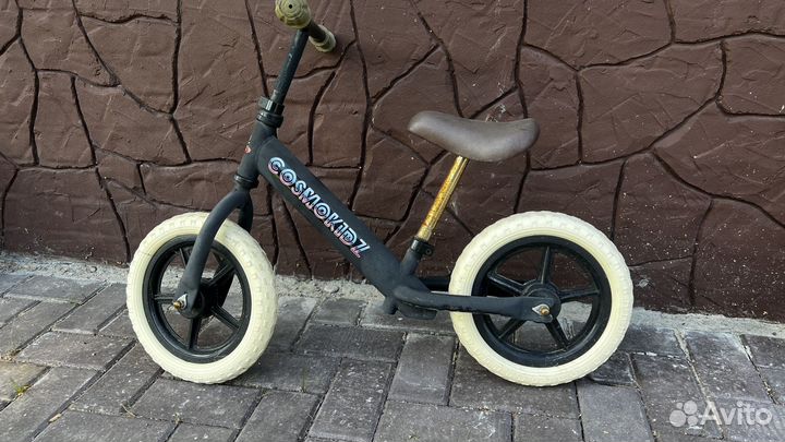 Легкий беговел cosmokids