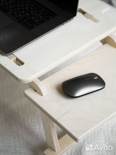 Столик для ноутбука в кровать