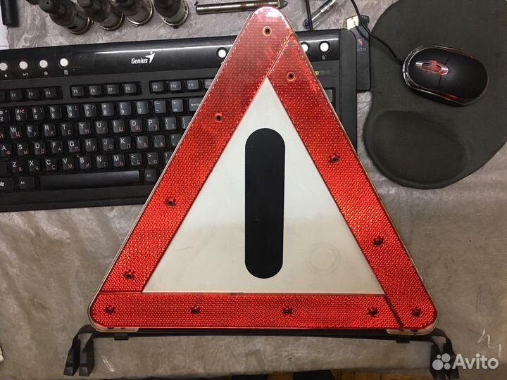 Знак аварийной остановки Mercedes оригинал