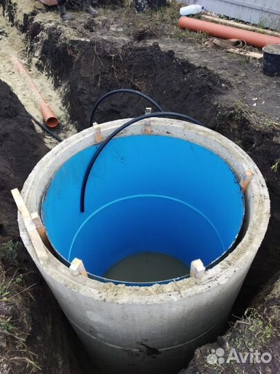 Вставка в бетонные кольца из пластика