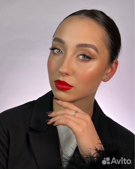 Модель на макияж