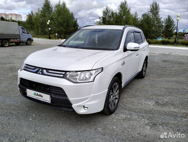 Mitsubishi Outlander 3.0 AT, 2013, 239 400 км
