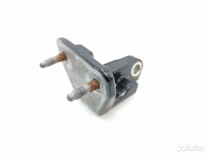 Петля двери задняя правая Mercedes-Benz E-Class