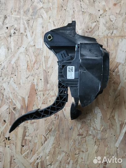 Педаль газа и тормоза VW polo (SED RUS) (2011)