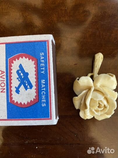 Кулон. Кость. Европа