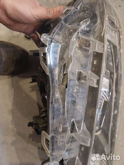 Tayota Rav 4 фара правая 2021