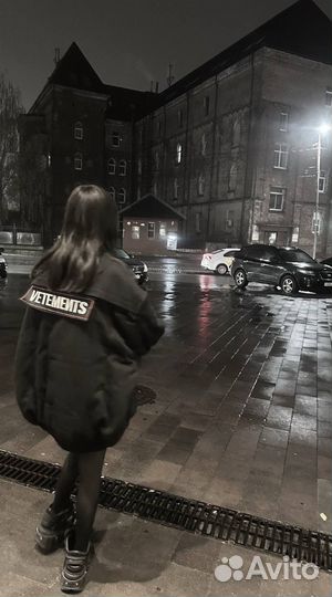Бомбер vetements police